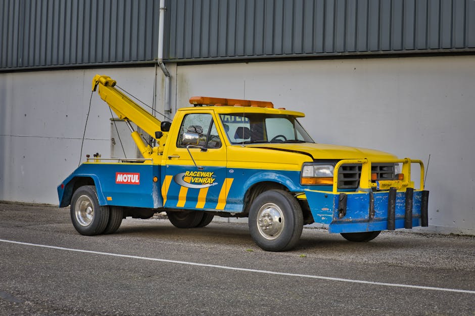 Professional towing truck responding to car lockout emergency service